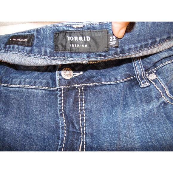 Torrid Womens 45x30.5 Relaxed Boot Cut Stretch Jeans - Picture 9 of 16
